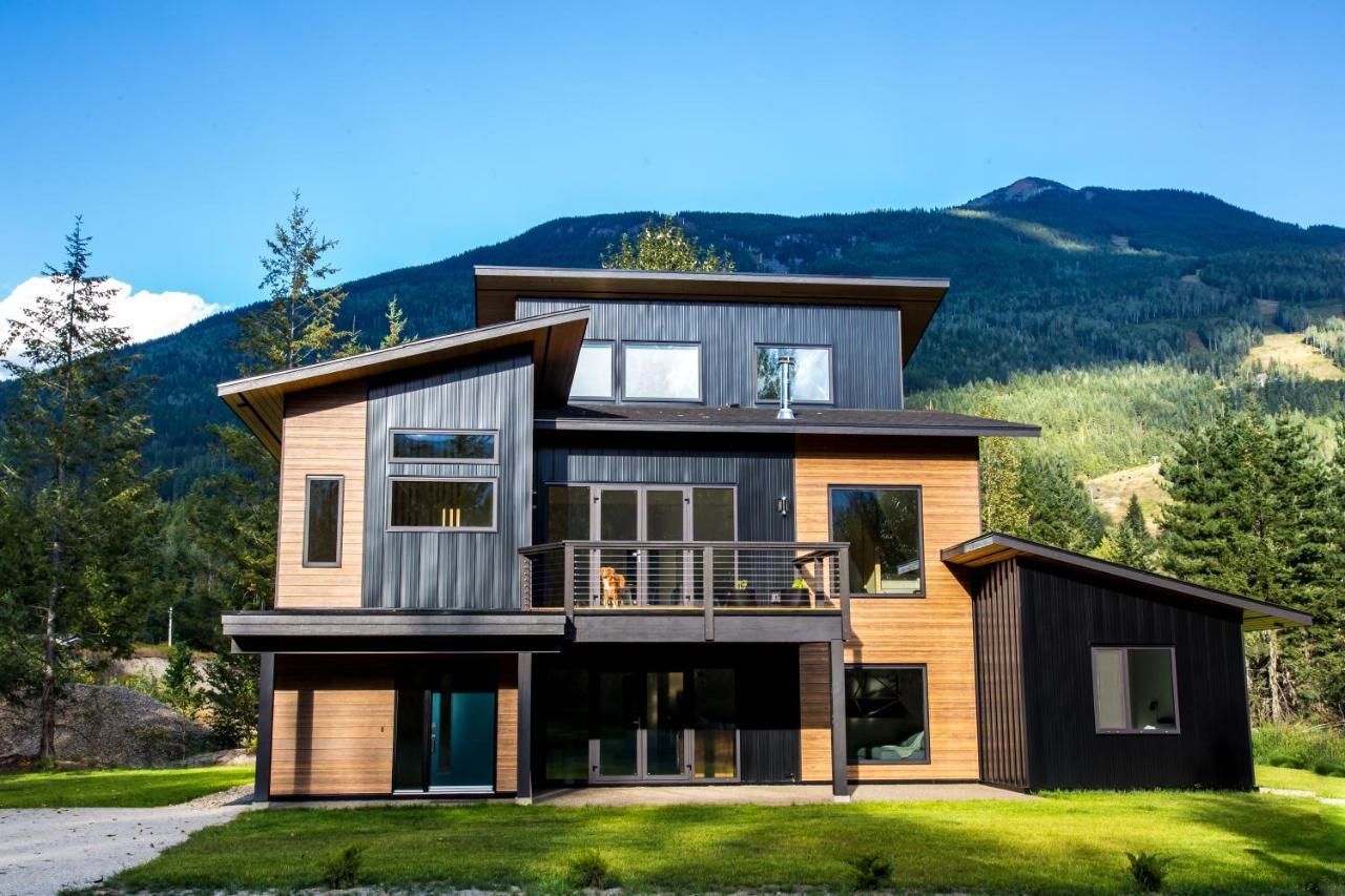 Arrows Edge Lodge Revelstoke Exterior foto