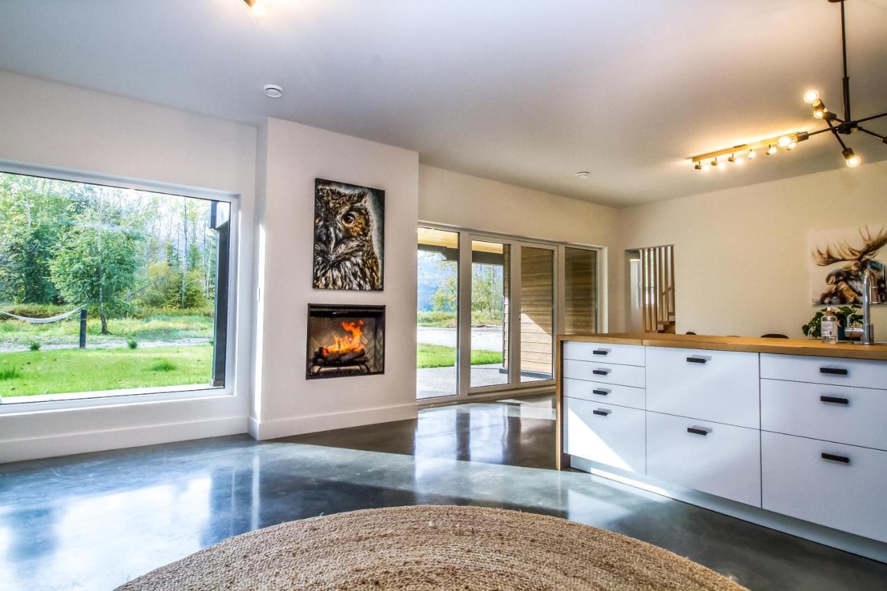 Arrows Edge Lodge Revelstoke Exterior foto
