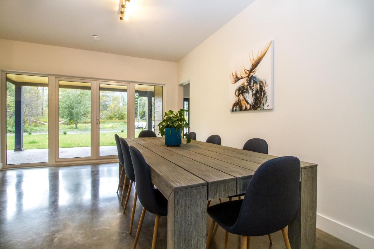 Arrows Edge Lodge Revelstoke Exterior foto