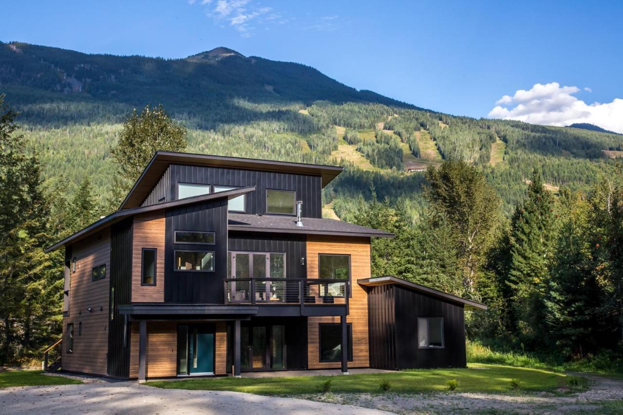 Arrows Edge Lodge Revelstoke Exterior foto