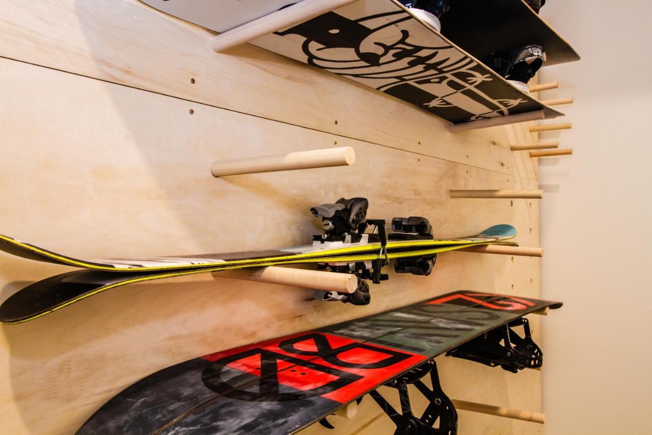 Arrows Edge Lodge Revelstoke Exterior foto