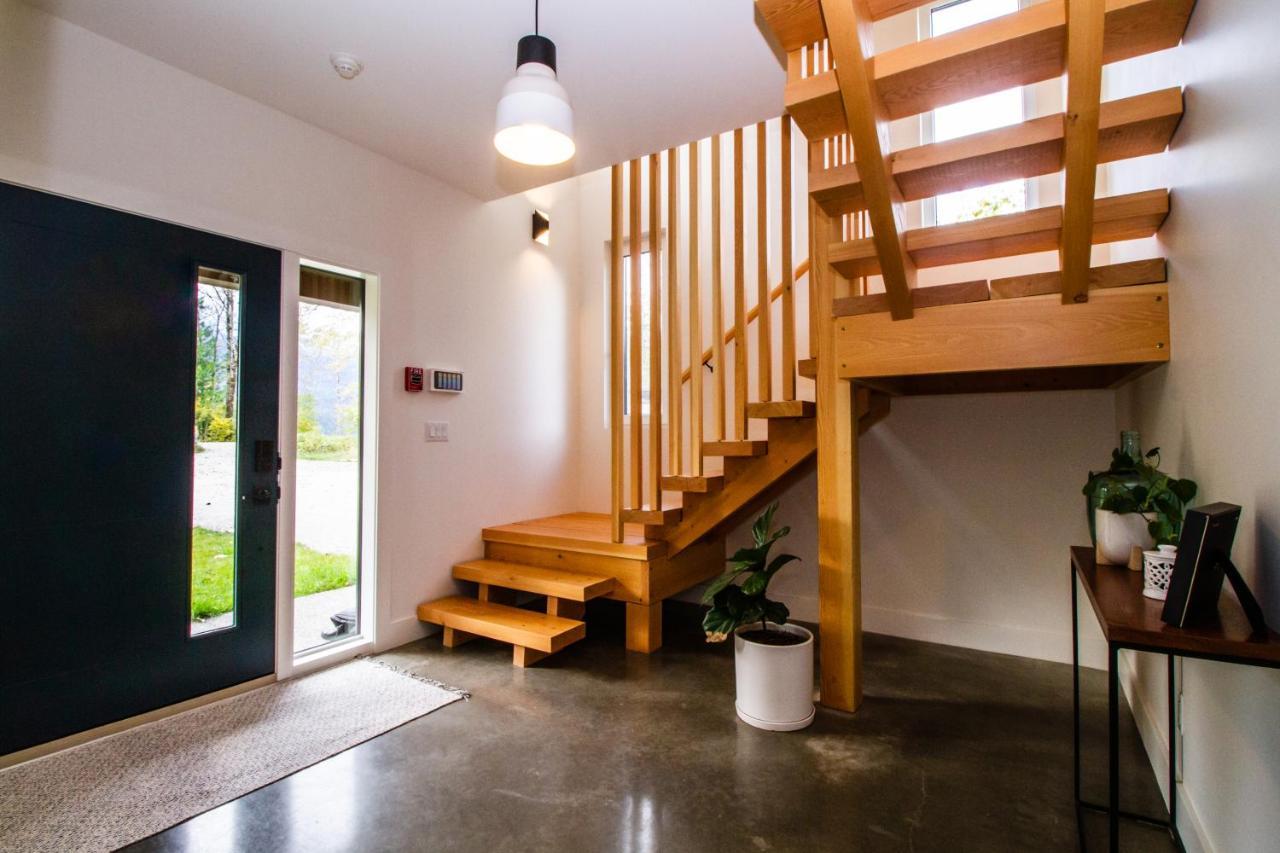 Arrows Edge Lodge Revelstoke Exterior foto