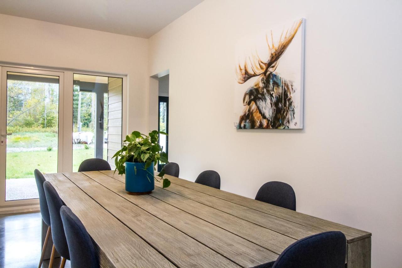 Arrows Edge Lodge Revelstoke Exterior foto
