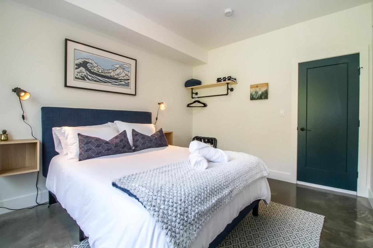 Arrows Edge Lodge Revelstoke Quarto foto